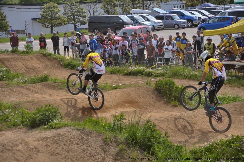 ２０１１JOSF緑山５月定期戦VOL4：MTBエリート決勝　動画アリ_b0065730_8255430.jpg