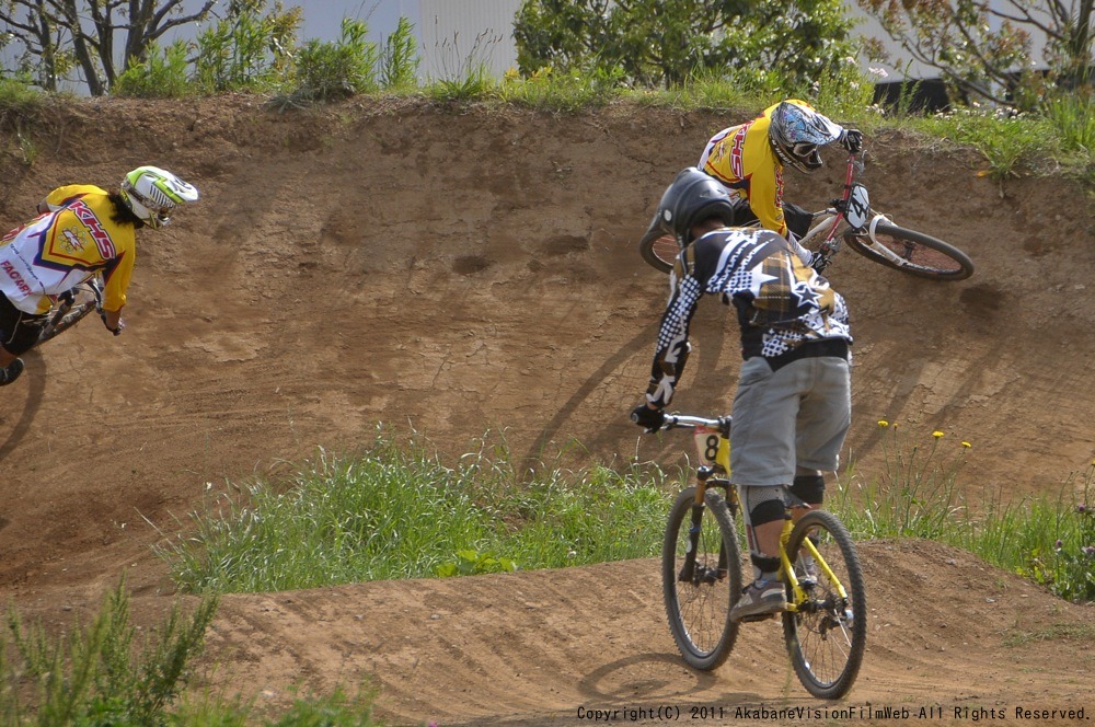 ２０１１JOSF緑山５月定期戦VOL4：MTBエリート決勝　動画アリ_b0065730_8264816.jpg