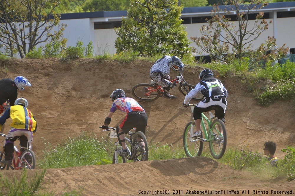 ２０１１JOSF緑山５月定期戦VOL5：MTBエキスパート決勝　動画アリ_b0065730_9113047.jpg