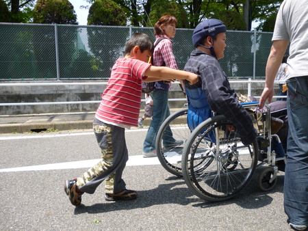 5月・ねっこイベント・木片でパズルや遊ぶものを作ろう_c0217044_1242537.jpg