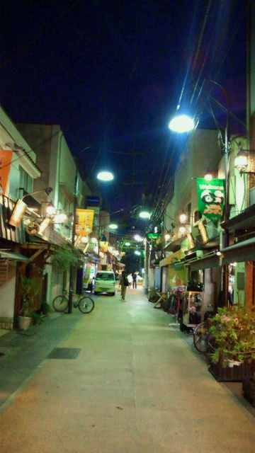 映画のセットではありません。_b0195849_2181247.jpg