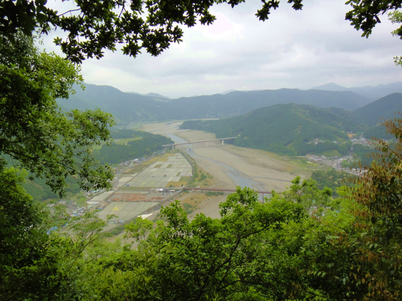 果無山脈ファストパッキング 2011/5/09-10 _b0220886_014326.jpg