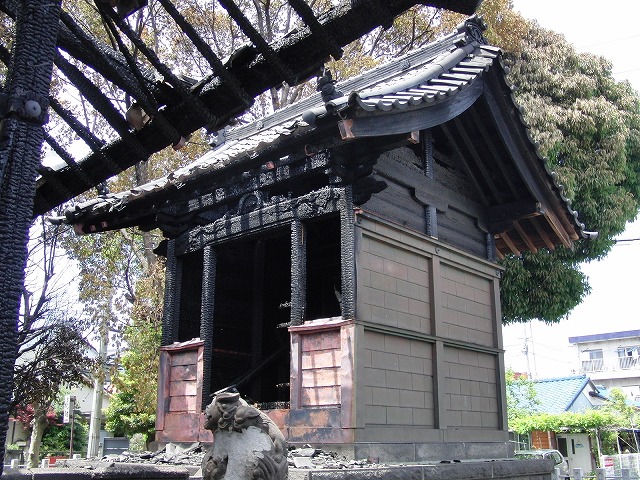 荒田島(吉原)山神社が全焼_f0141310_7285621.jpg