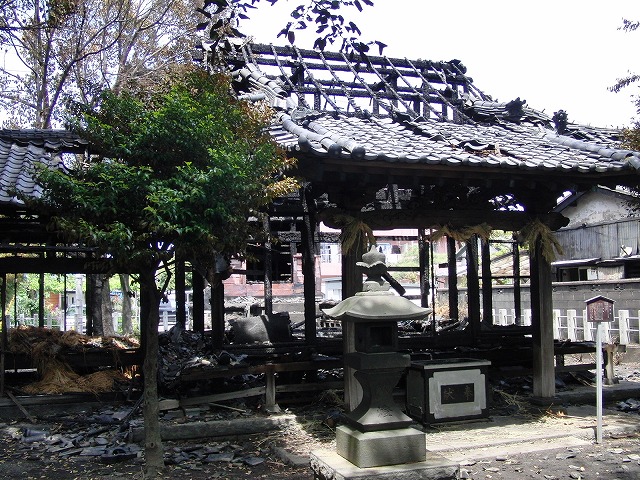 荒田島(吉原)山神社が全焼_f0141310_7292179.jpg