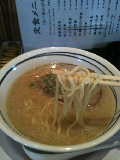 拉麺ひらり_d0011034_2332312.jpg