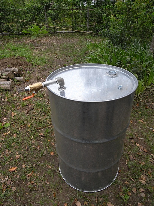 いすみの里 ドラム缶雨水タンク設置 : 住まい造りは、天職だ！
