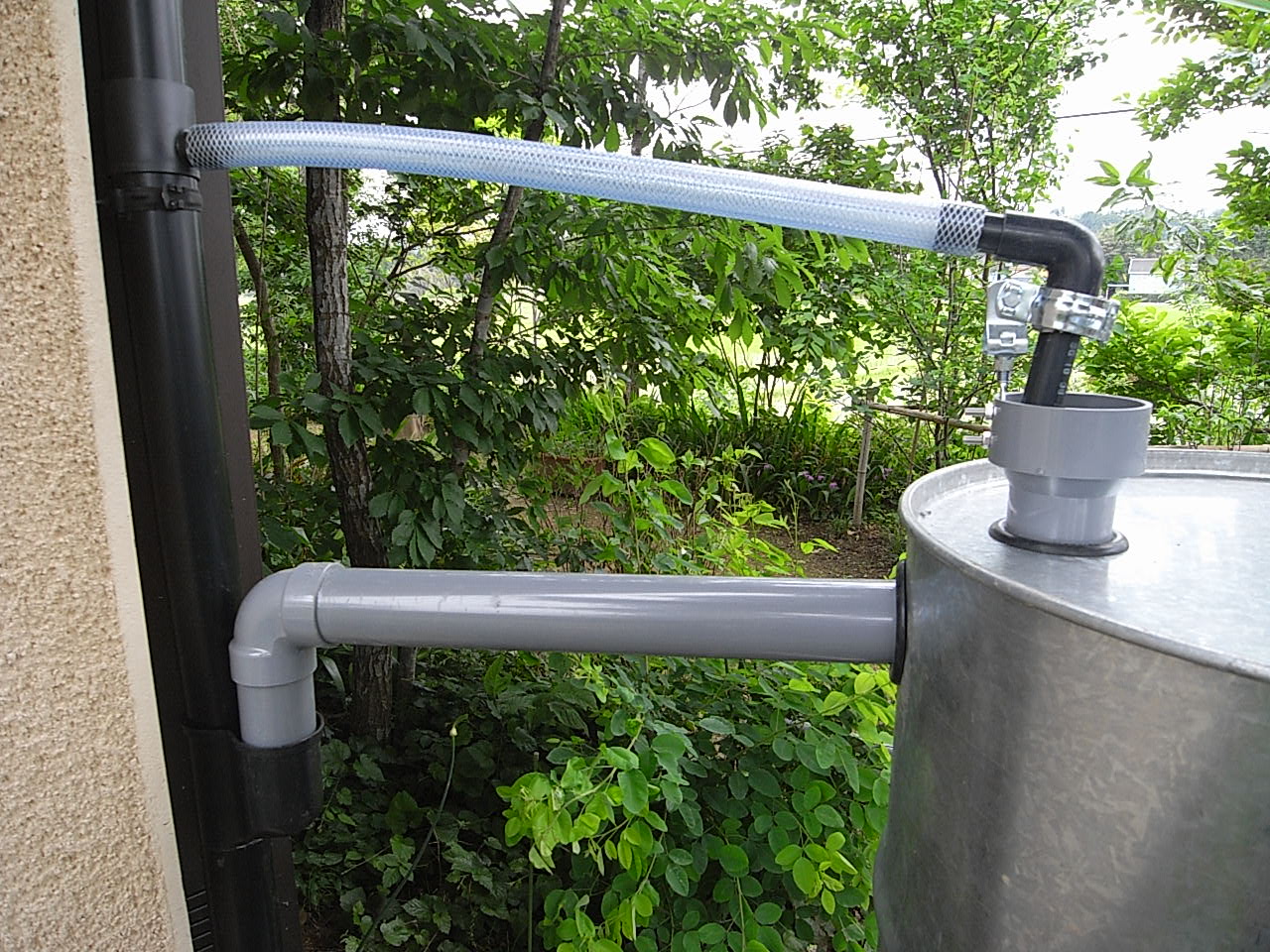 いすみの里 ドラム缶雨水タンク設置 : 住まい造りは、天職だ！