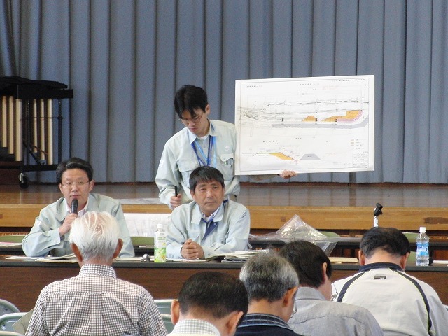 鈴川海岸整備事業の説明会_f0141310_8152087.jpg