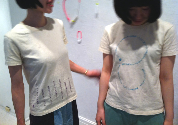 谷川俊太郎「ところでTシャツ」販売スタート！_b0219235_1764977.jpg