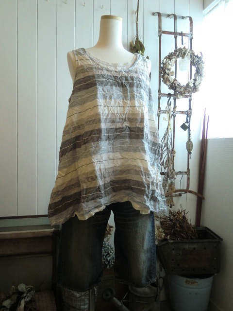 木工品再入荷とお洋服。_a0164280_2363565.jpg
