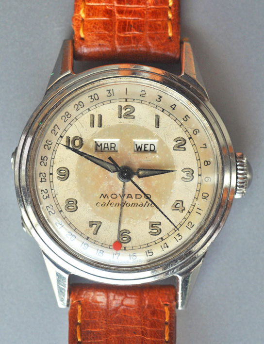 モバード(Movado) カレンドマチック(半回転自動巻き) : 時計 モバード(Movado) カレンドマチック(半回転自動巻き) : 時計