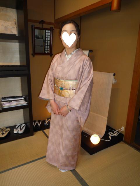 葵祭・淡いピンクの着物に蝶々の帯留のお客様。_f0181251_1845563.jpg