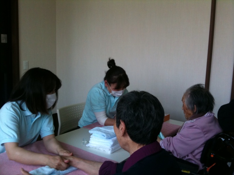 四街道 ここ楽さんのアロマハンドボランティア_a0191183_18302295.jpg
