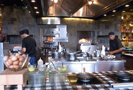 W Retreat & Spa Bali ～ Fire Restaurant ～　(\'11年3月）_a0074049_03963.jpg