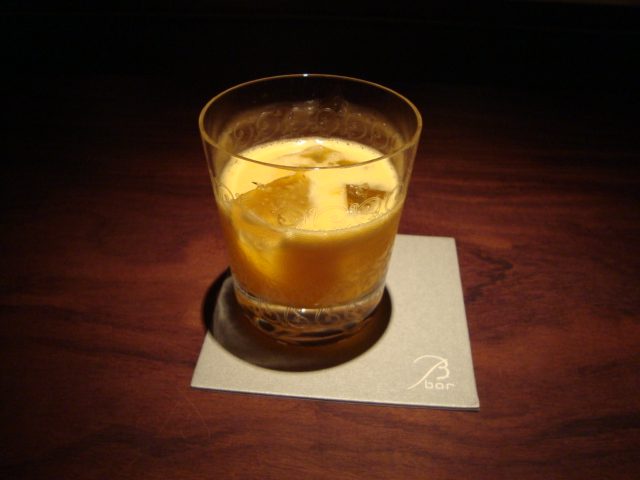 六本木「B bar」へ行く。_f0232060_1402488.jpg