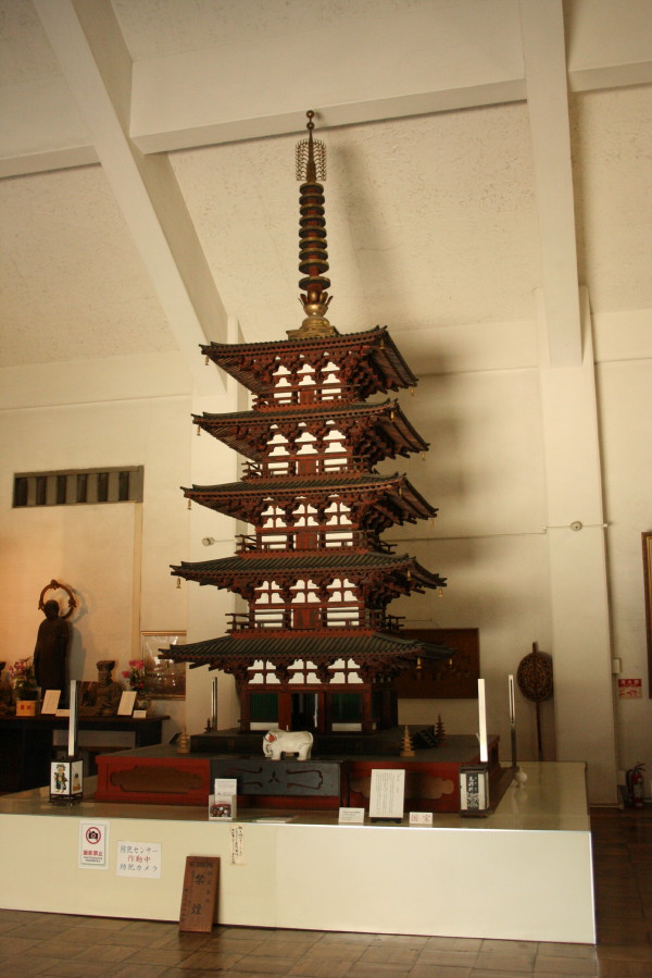 奈良散策記 その3 元興寺(がんごうじ)_b0118987_7194998.jpg