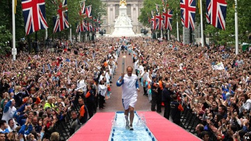 London 2012: The Olympic torch relay and Prometheus　By VC_c0139575_2054031.jpg