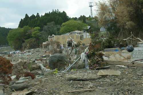 気仙沼、南三陸町、三陸の復旧、そして復興に向かって・・・・(81)_d0181492_14101836.jpg