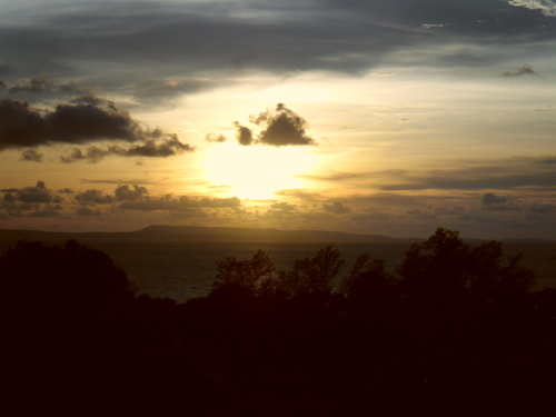 Sunset & Beaches in Sihanouk Ville_f0177101_01262.jpg