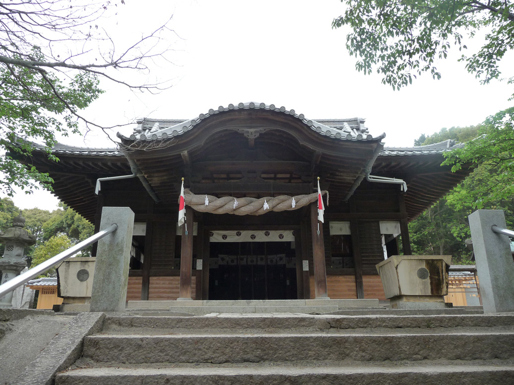 ご神体に導かれ　　　「日尾八幡神社・龍神社」　_e0165472_2253517.jpg