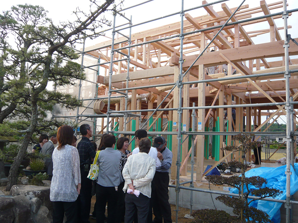棟上げ_b0211845_150357.jpg
