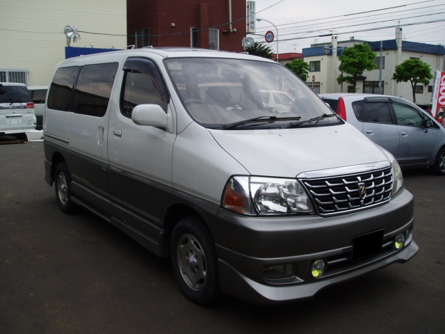 人気の低燃費カーが入庫しております!!(新川店)_c0161601_0324547.jpg