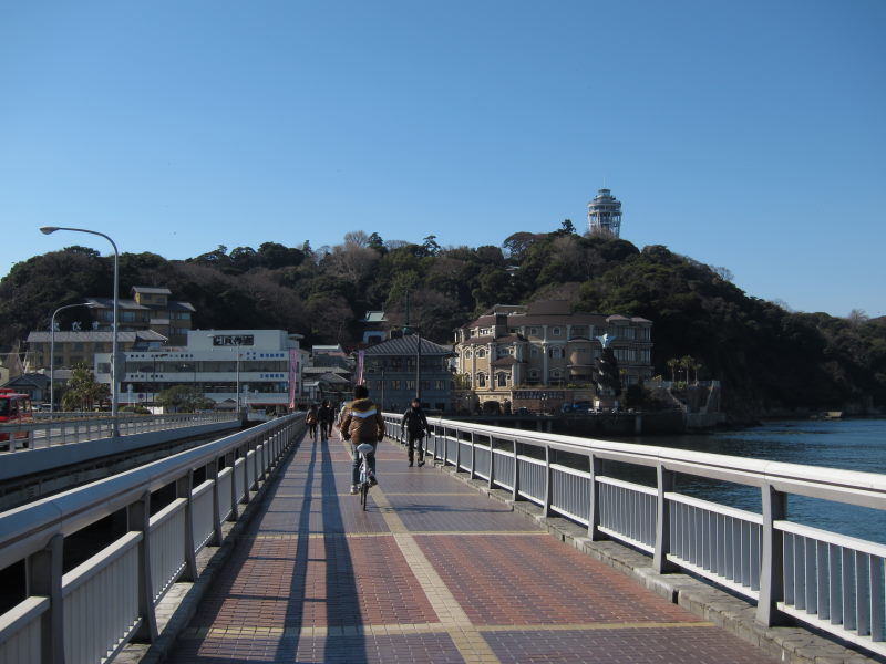 まさしくサザンワールド！(中編）ー派手なイメージとは違い島情緒あふれる江の島_e0138081_4234033.jpg
