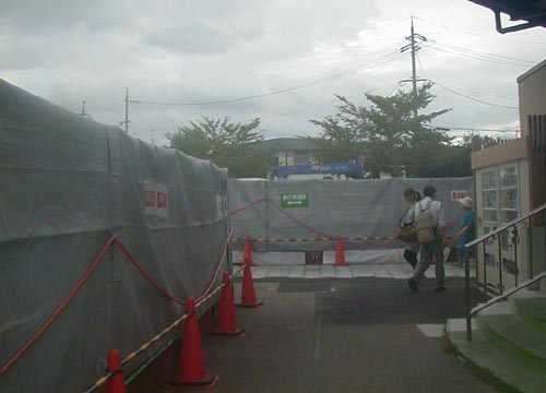 ●嵐山駅前の変化、その104(脇道から広場、脇道)_d0053294_20442349.jpg