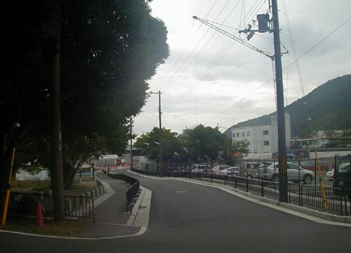 ●嵐山駅前の変化、その104(脇道から広場、脇道)_d0053294_20444184.jpg