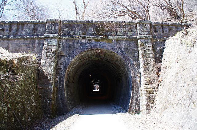 碓氷峠鉄道施設 第四隧道 近代文化遺産見学案内所 碓氷峠鉄道施設 第四隧道 近代文化遺産見学案内所