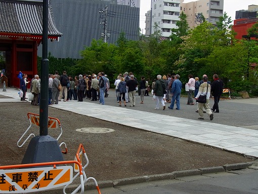 外国人の「はとバスツアー」_b0150120_1122489.jpg
