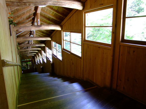 「仙台・作並 作並温泉 鷹泉閣 岩松旅館 岩風呂とお部屋」_a0000029_1046371.jpg