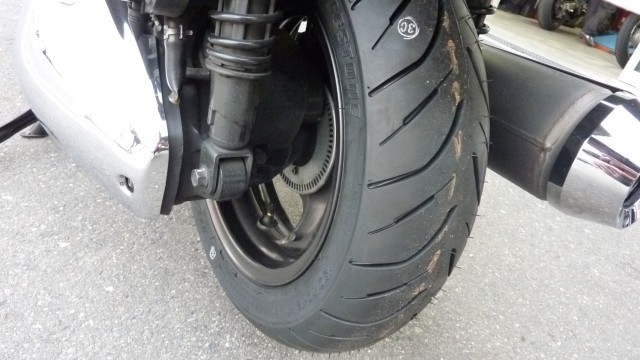 Forza のリアタイヤのみ 27 000km で Bridgestone Hoop B02 へ交換 Peacepact Forza のリアタイヤのみ 27 000km で Bridgestone Hoop B02 へ交換 Peacepact
