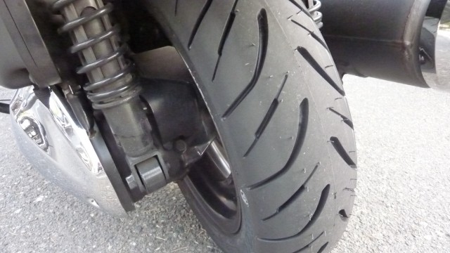 Forza のリアタイヤのみ 27 000km で Bridgestone Hoop B02 へ交換 Peacepact Forza のリアタイヤのみ 27 000km で Bridgestone Hoop B02 へ交換 Peacepact