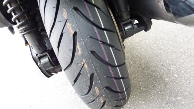 Forza のリアタイヤのみ 27 000km で Bridgestone Hoop B02 へ交換 Peacepact Forza のリアタイヤのみ 27 000km で Bridgestone Hoop B02 へ交換 Peacepact