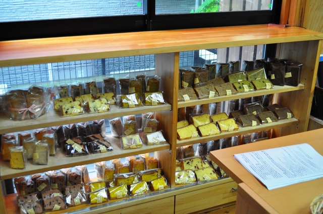 雨の日の土曜販売(^^)。皆さん、ありがとうございました!_b0087822_21243136.jpg