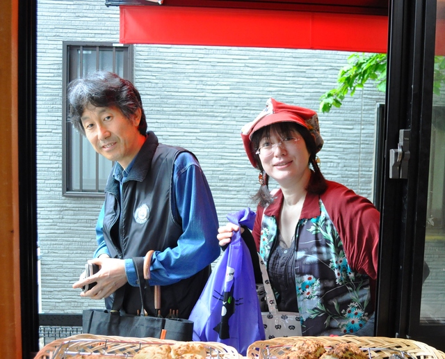 雨の日の土曜販売(^^)。皆さん、ありがとうございました!_b0087822_21495050.jpg