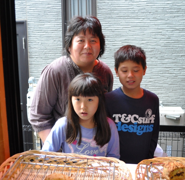 雨の日の土曜販売(^^)。皆さん、ありがとうございました!_b0087822_21555034.jpg
