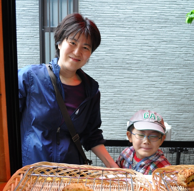 雨の日の土曜販売(^^)。皆さん、ありがとうございました!_b0087822_21565236.jpg