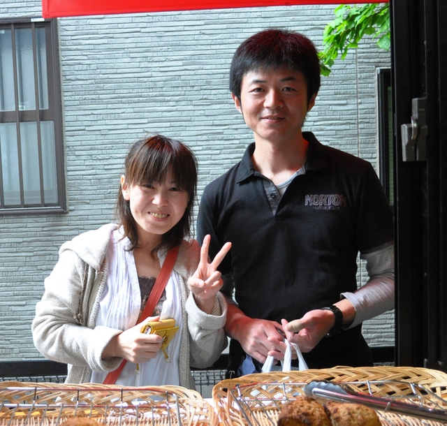雨の日の土曜販売(^^)。皆さん、ありがとうございました!_b0087822_2158133.jpg