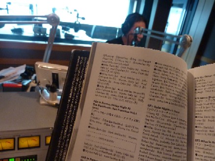 2011-05-28 あすもいつも通りの放送です_e0021965_9443129.jpg