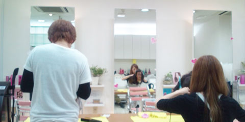 【八尾店アシスタント南】後輩のストレートアイロンレッスン風景_c0080367_14223136.jpg