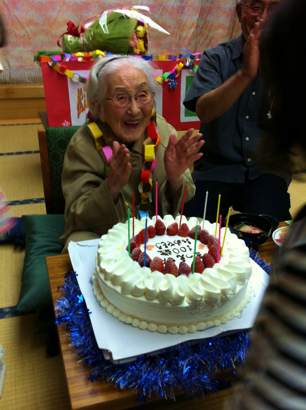 2011/05/25-27 Happy Birthday My Grandmother!_b0220886_0414334.jpg