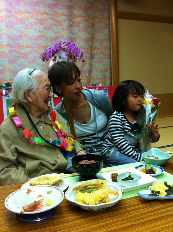 2011/05/25-27 Happy Birthday My Grandmother!_b0220886_0472325.jpg