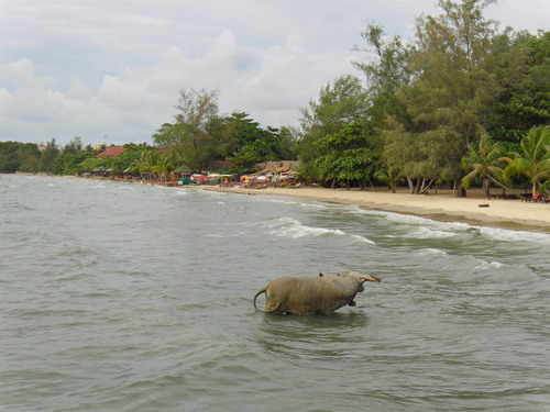 Sunset & Beaches in Sihanouk Ville_f0177101_1112710.jpg