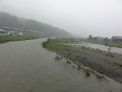 魚野川の流れ_a0084753_1615281.jpg