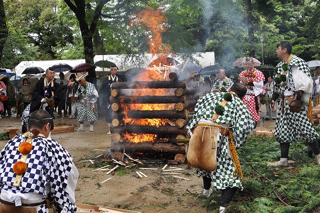 竃神社の護摩焚き（5/29)_f0083611_14331550.jpg