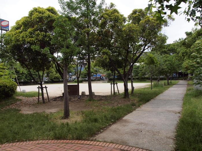 佐伯区民文化センターと公園の緑_c0116915_23315966.jpg