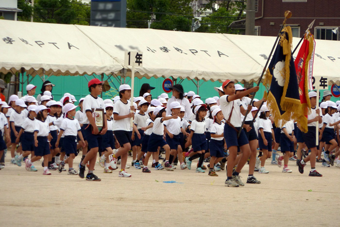 ピカピカ１年生の春の運動会_b0130112_8442166.jpg