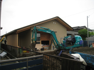 ｢和田の家｣外構工事に入りました_b0179213_18381265.jpg